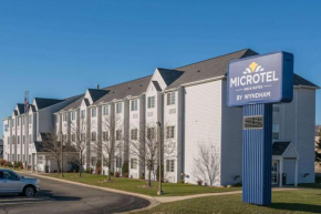 Отель Microtel Inn & Suites by Wyndham Rochester North Mayo Clinic  Рочестер